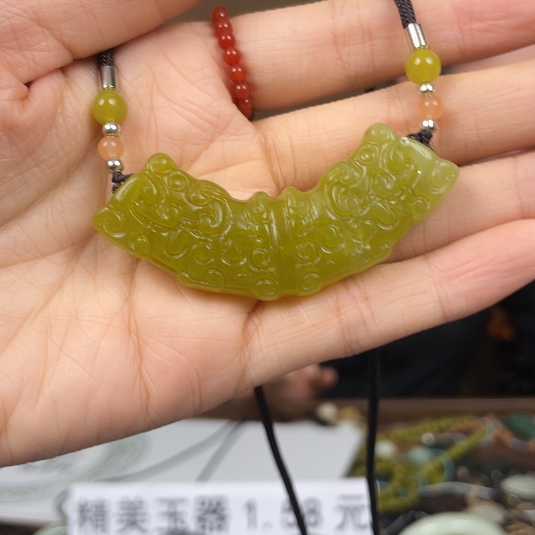 和田玉（糖玉）未镶嵌颈饰