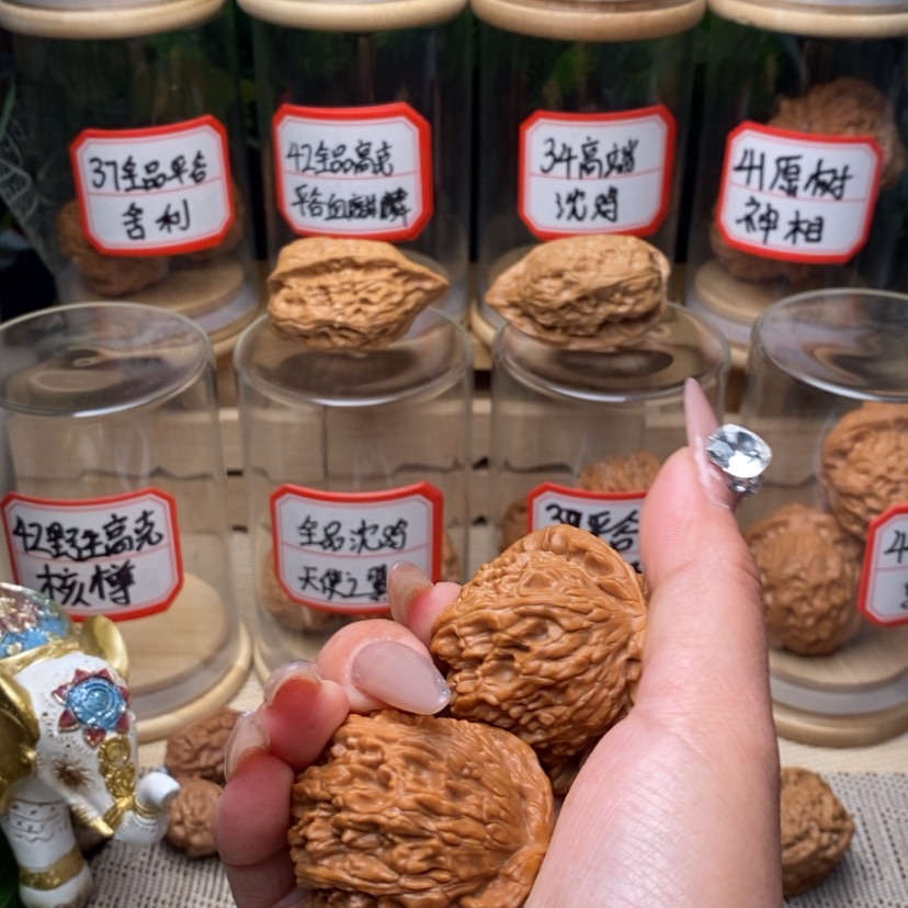 【闪购商品】文玩核桃把件好**连大白狮子……