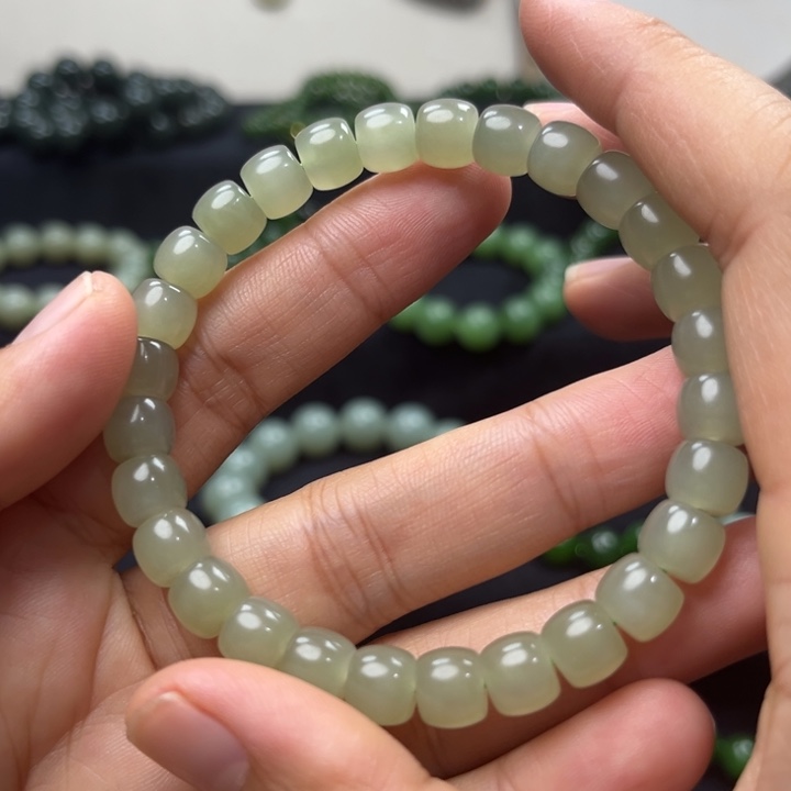 和田玉未镶嵌手链卡8