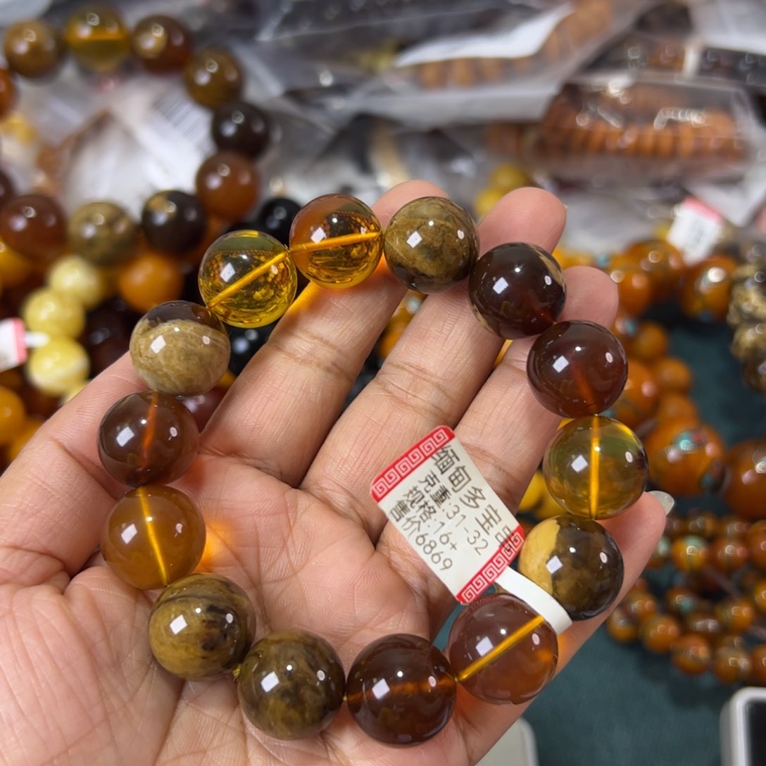 未镶嵌琥珀珠宝奇石987