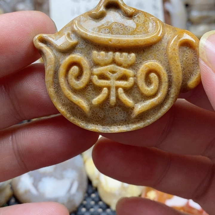 硅化珊瑚（珊瑚玉）颈饰未镶嵌