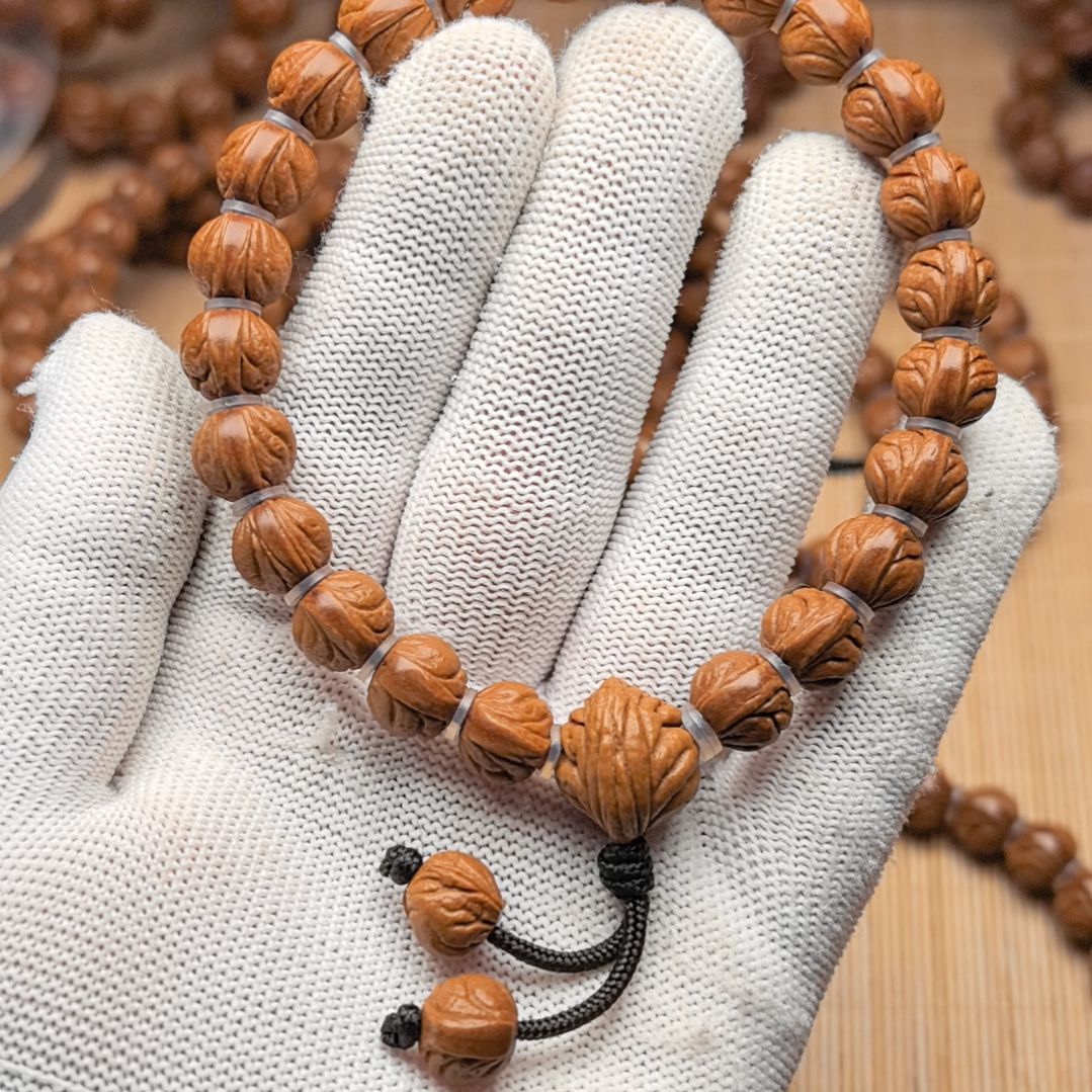 桃核吊坠小龙纹手持