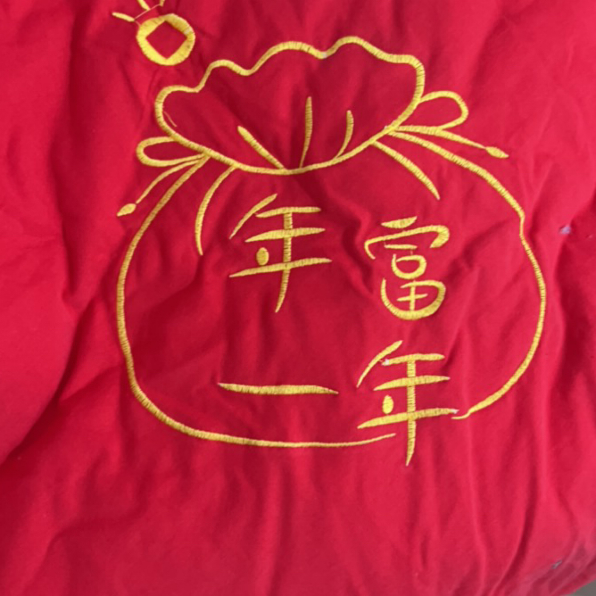 婴幼儿外出大红色包被