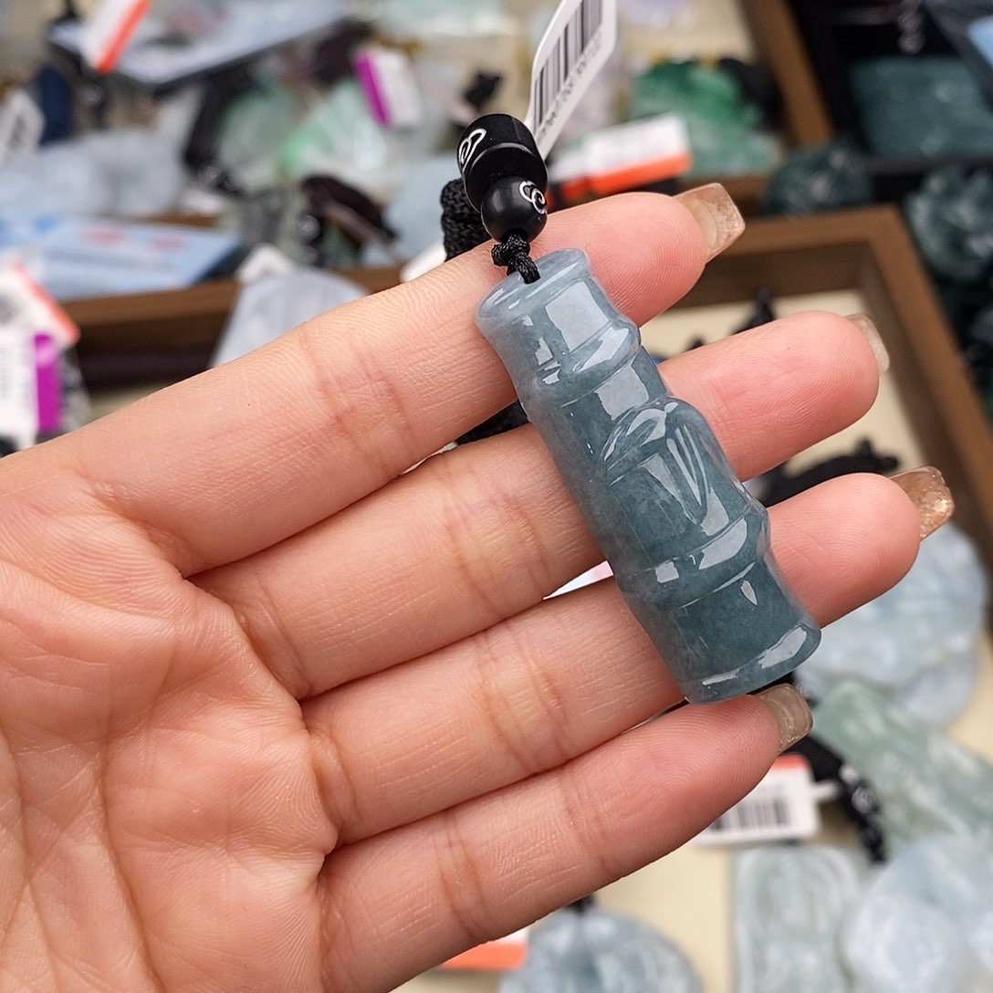 翡翠颈饰未镶嵌一