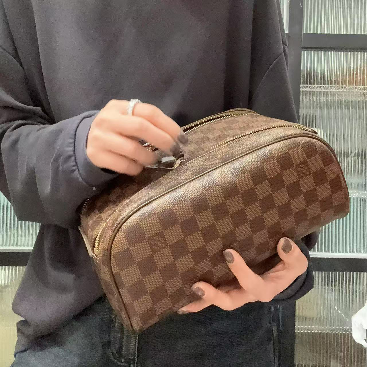 95新 LouisVuitton/路易威登 【蕾】60 0136 棋盘格化妆包