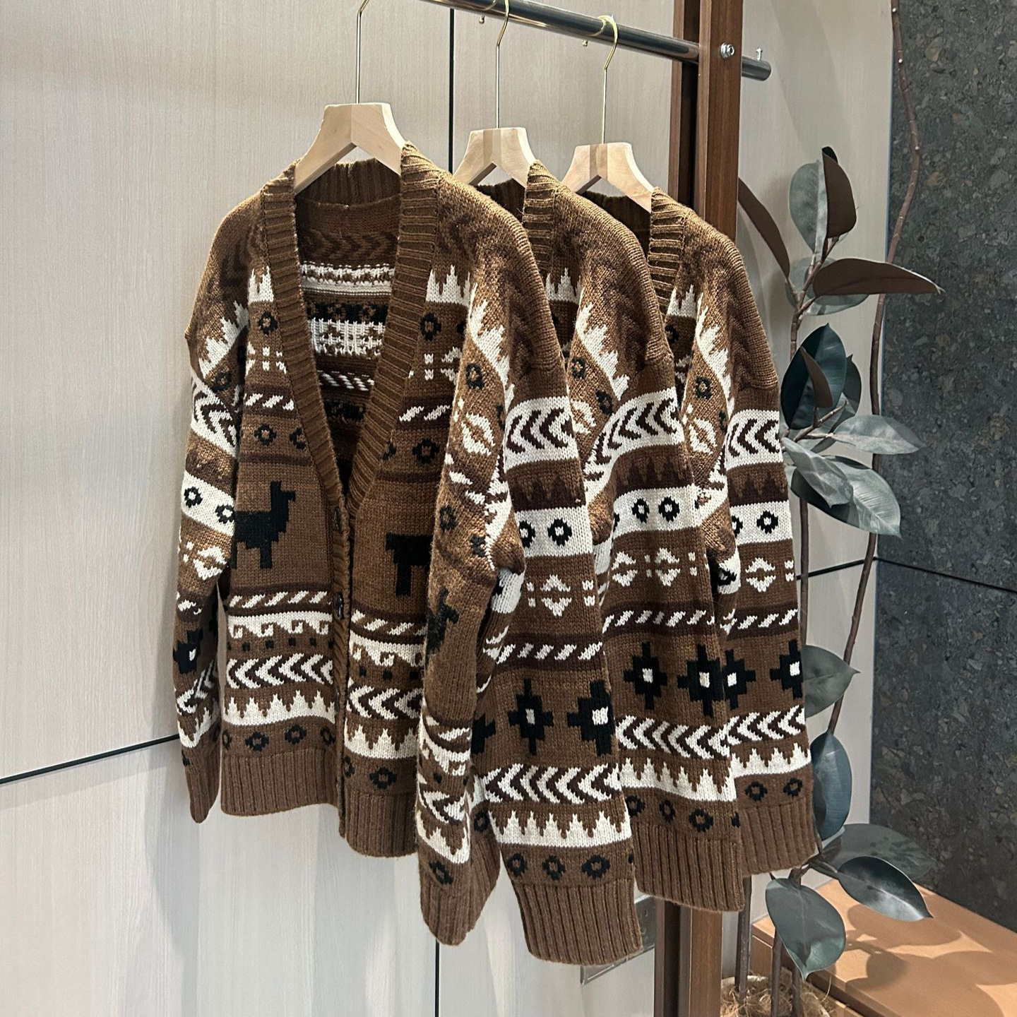 DY4280-刺绣提花羊毛混纺毛衣开衫女宽松慵懒松弛感软糯针织