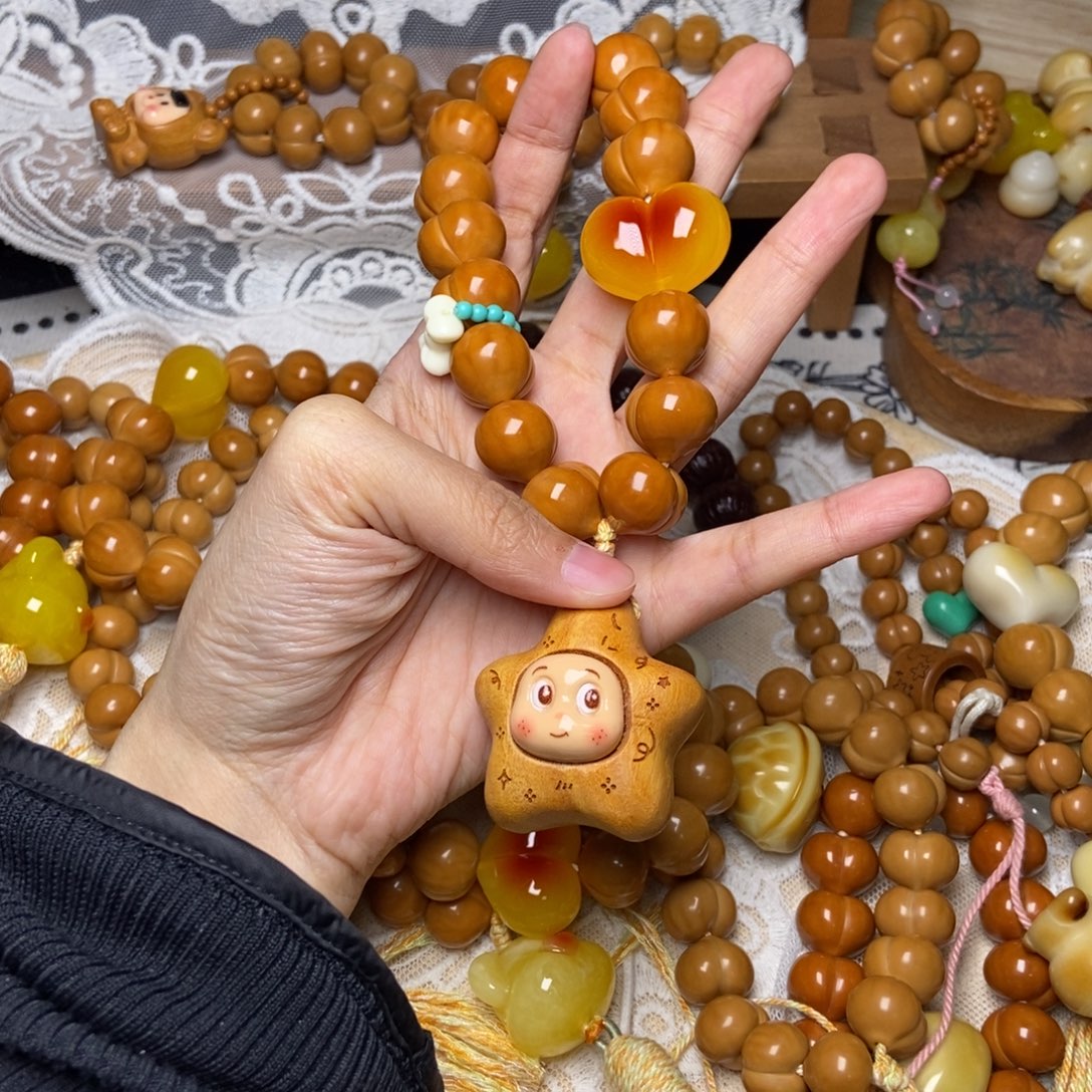 吊坠猴头核桃屁桃玻璃底卡16