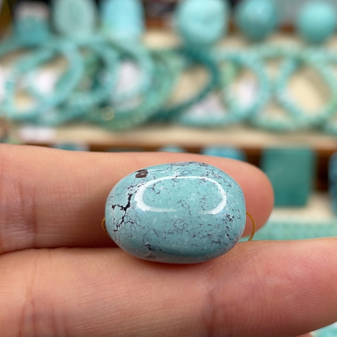 绿松石未镶嵌颈饰