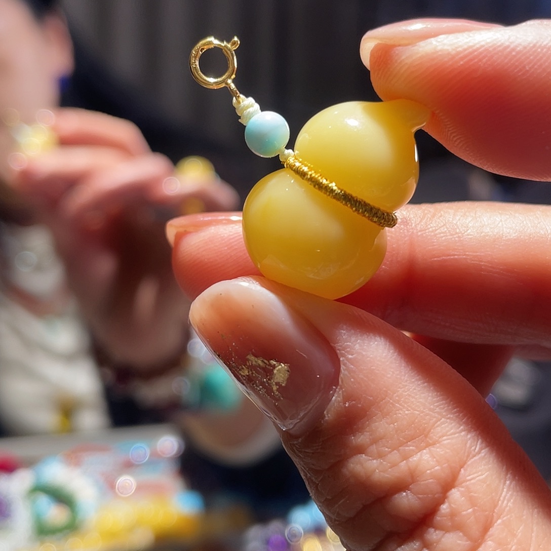 琥珀18K金镶嵌颈饰大气款