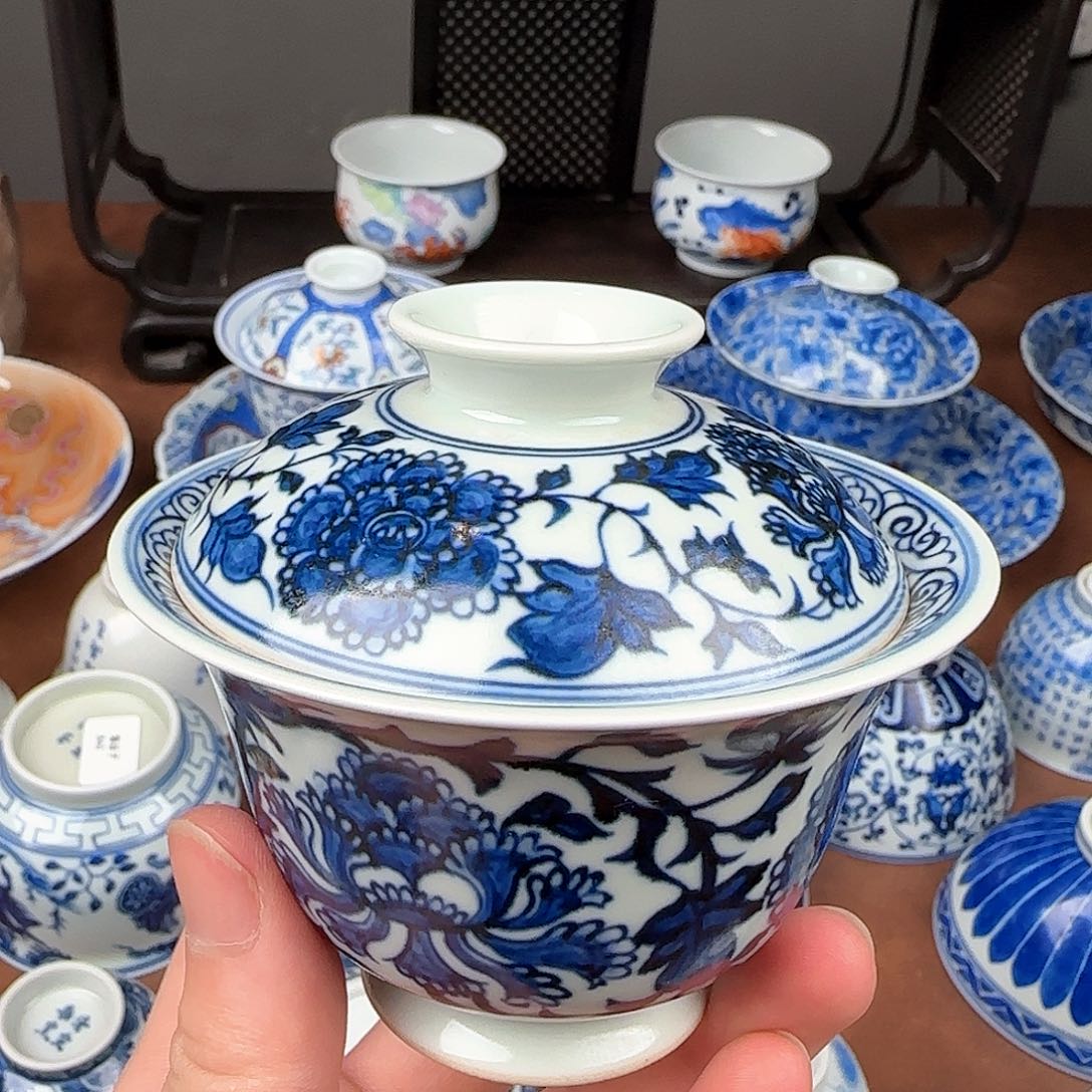 杯青花釉下牡丹盖碗