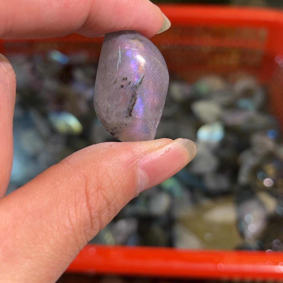 拉长石吊坠未镶嵌阴****女