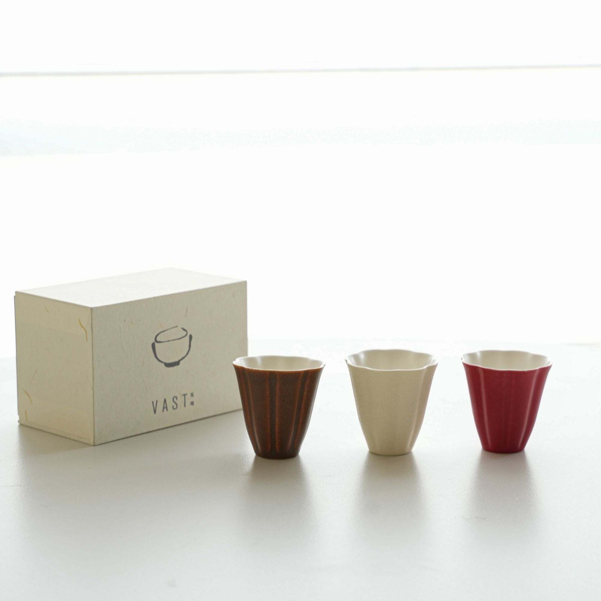 VAST无垠器皿花瓣品茗杯简约陶瓷主人杯闻香杯泡茶器具网红款复古