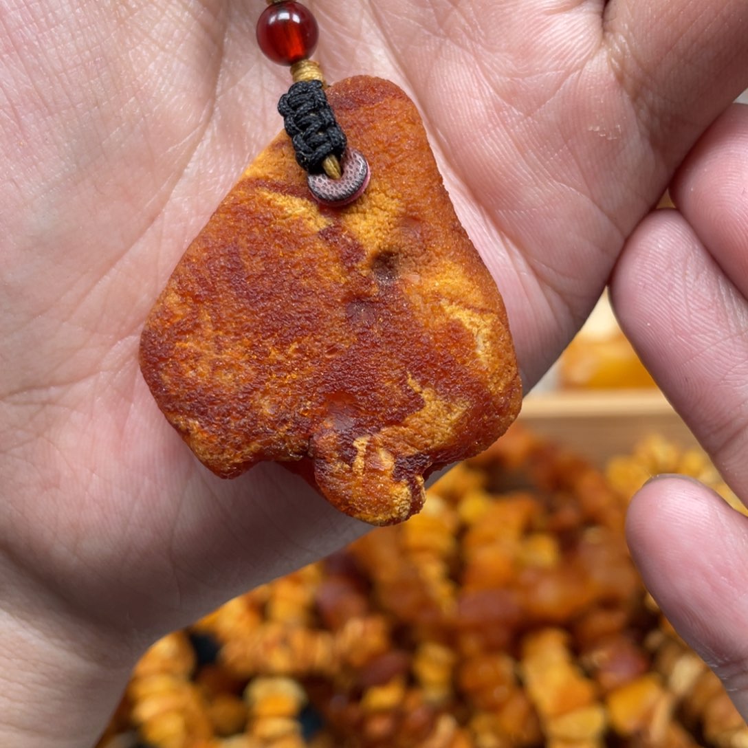 琥珀珠宝奇石未镶嵌