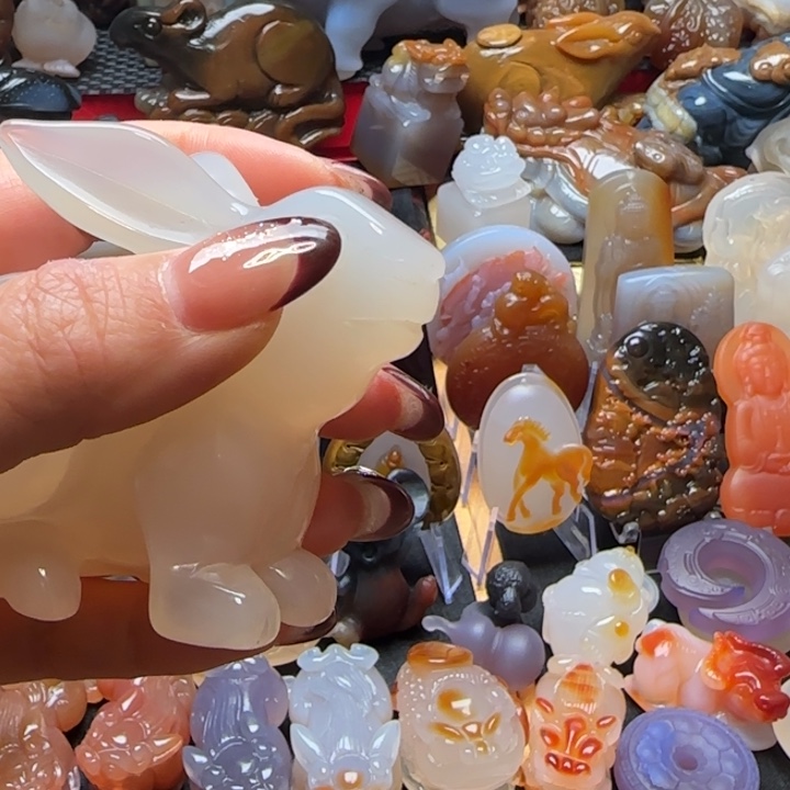 晓***升玛瑙/玉髓未镶嵌珠宝半成品