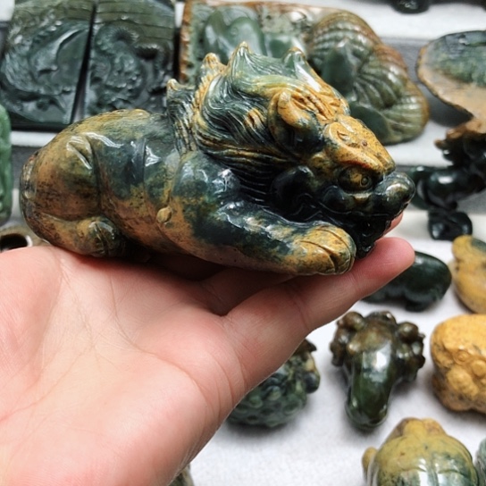 岫岩河磨玉（透闪石质玉）把件未镶嵌孤****y