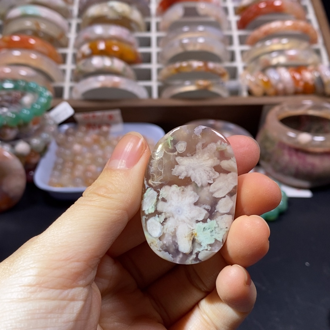 沫****玛瑙/玉髓未镶嵌戒指