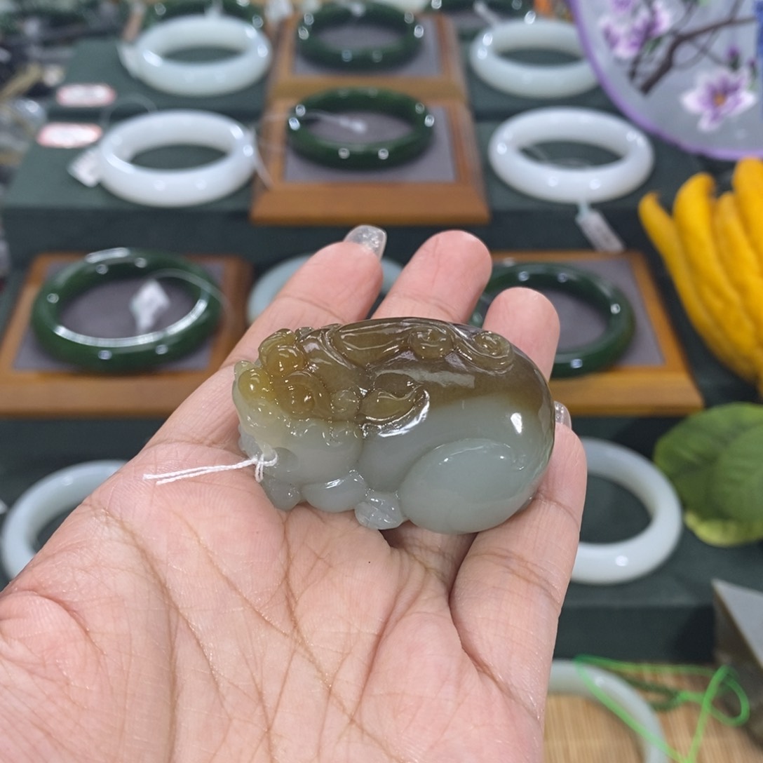 和田玉颈饰未镶嵌