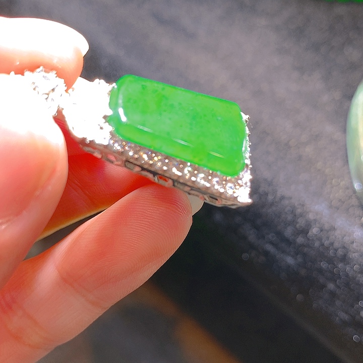 【闪购商品】翡翠颈饰银S925镶嵌翡翠