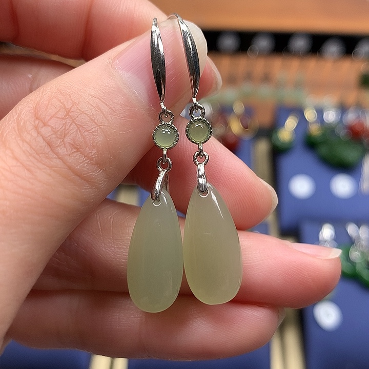 和田玉银S925镶嵌耳饰水滴晴水