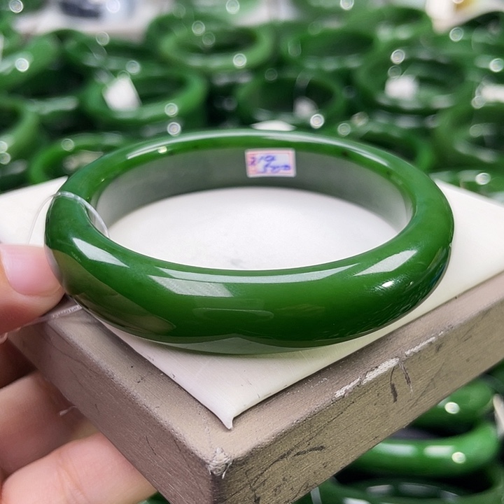 未镶嵌手镯和田玉（碧玉）