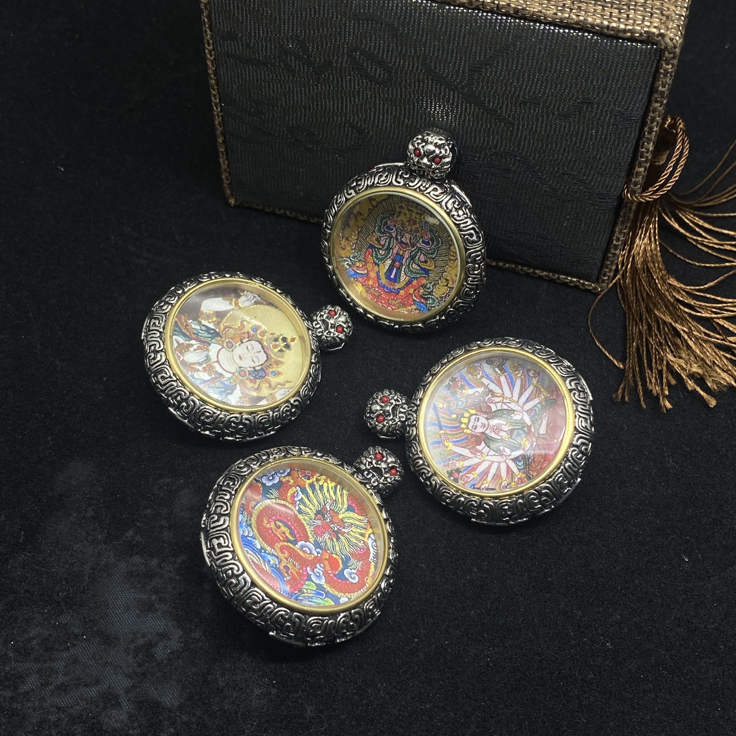 【哈轩文化 公子优选】唐卡吊坠（多样性发一件）18318