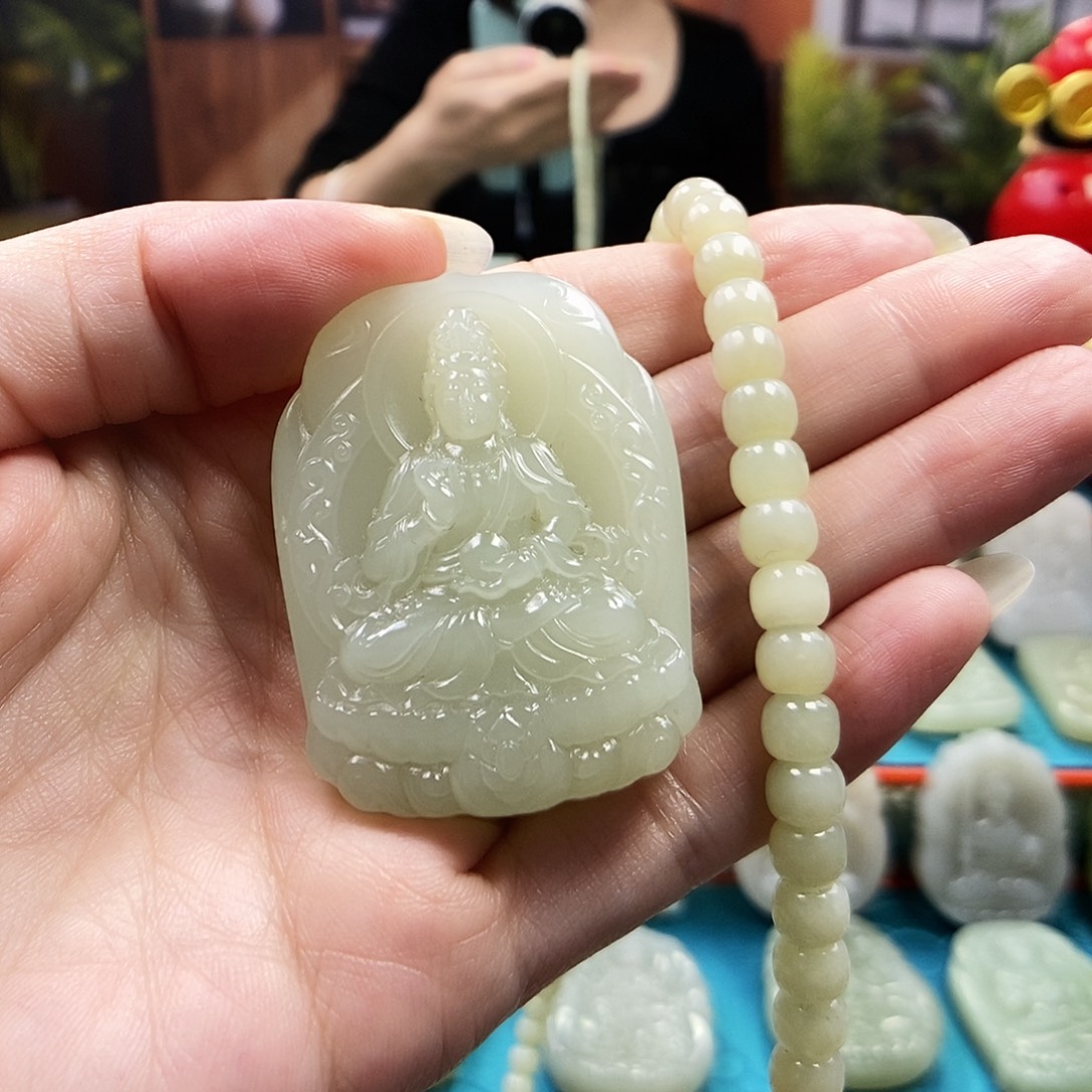 芯***和田玉未镶嵌颈饰