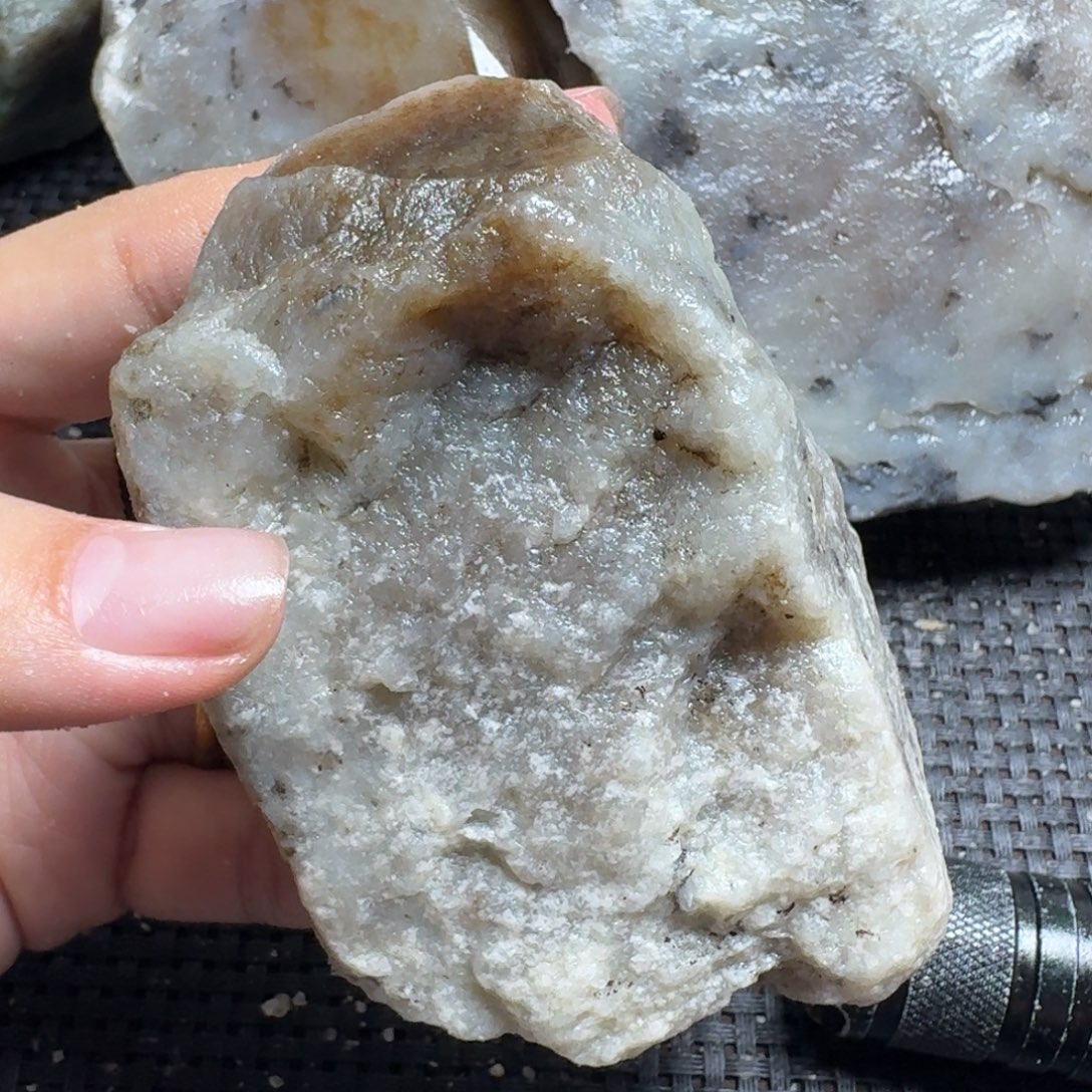 和田玉（糖玉）未镶嵌颈饰