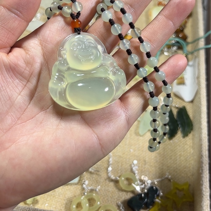 蛇纹石玉吊坠合金
