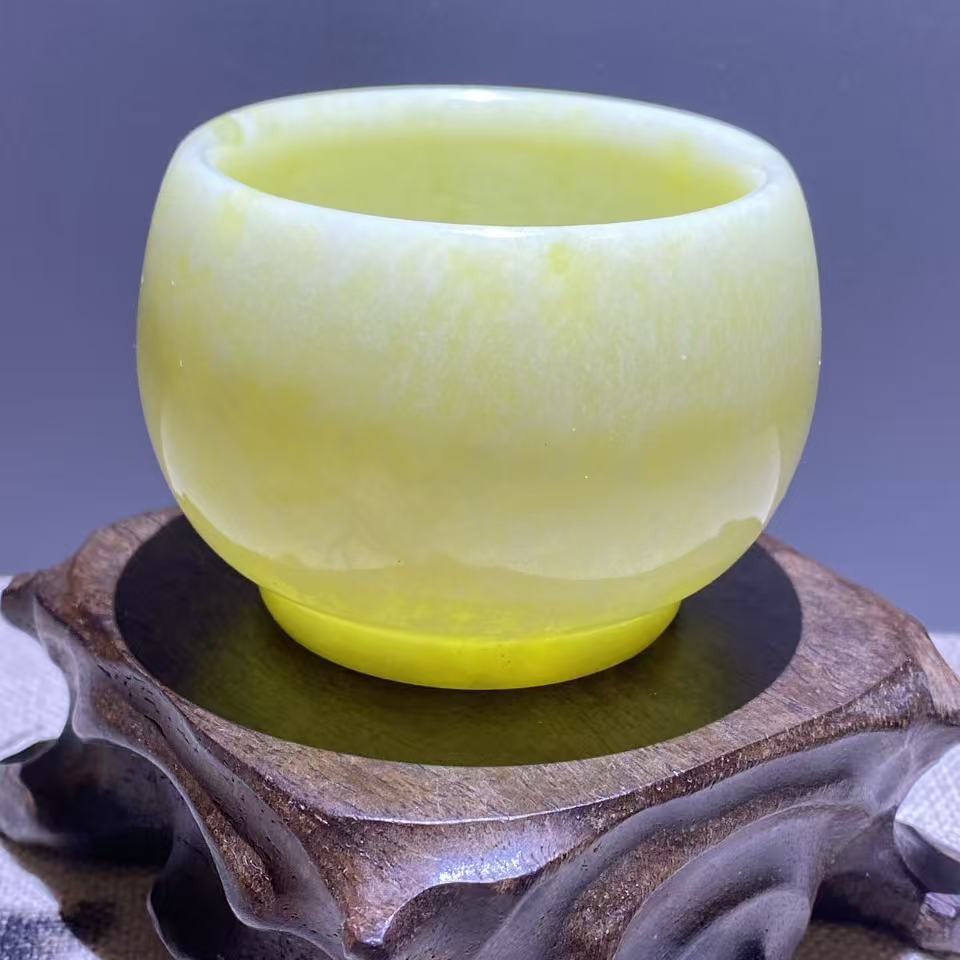 天然玉石精品雕工茶杯酒杯