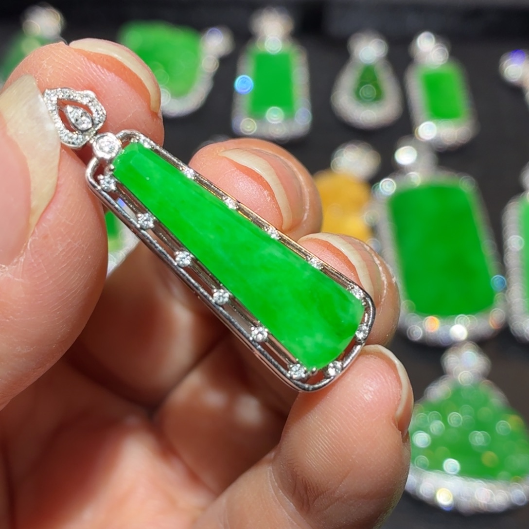 翡翠18K金镶嵌吊坠(不含链)翡翠