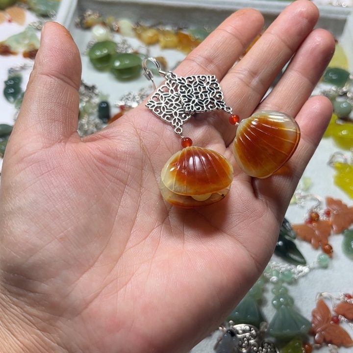 蛇纹石玉合金耳饰