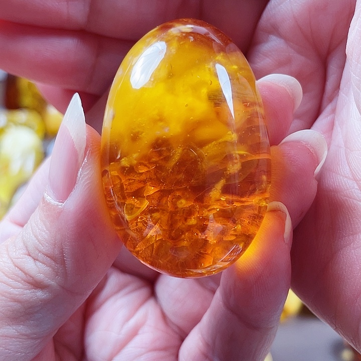 琥珀未镶嵌裸石吊坠