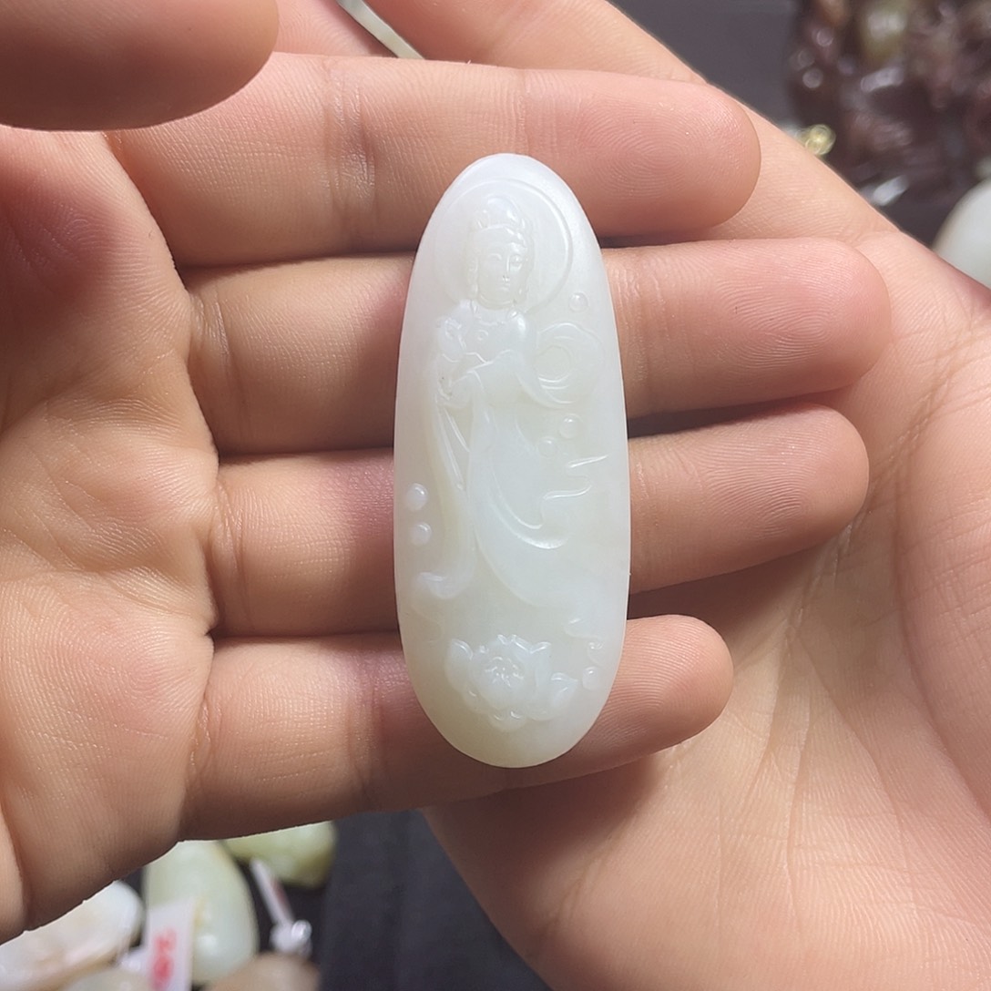 和田玉（糖玉）未镶嵌吊坠(不含链)嘿***?