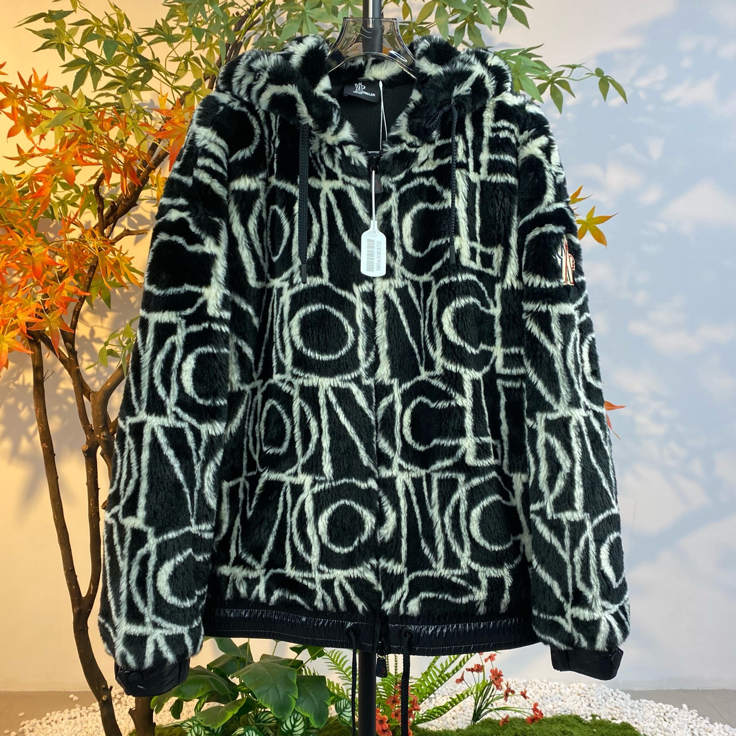 99新 MONCLER 251049/XS码/Logo字母满印提花连帽夹克外套