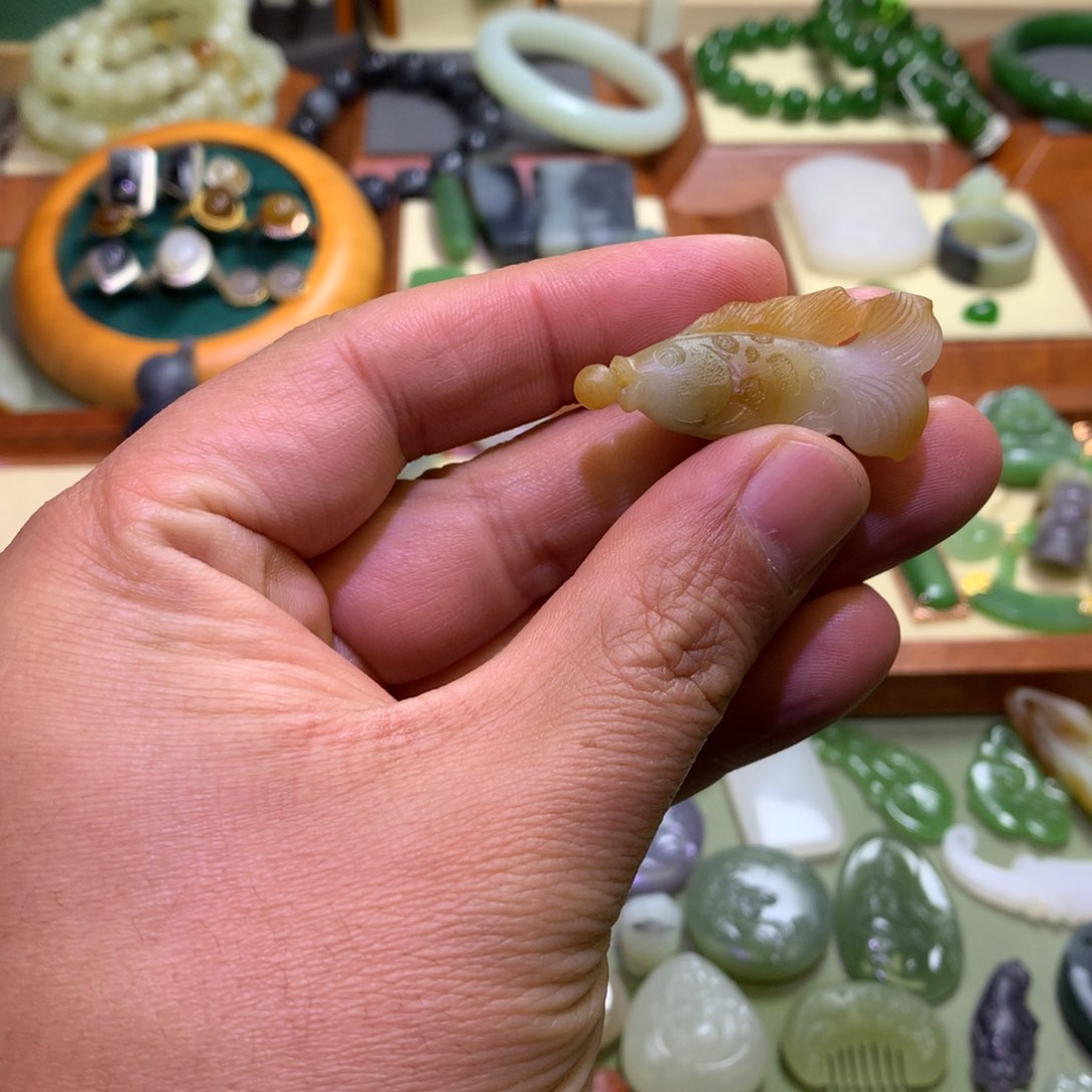 和田玉颈饰未镶嵌定制