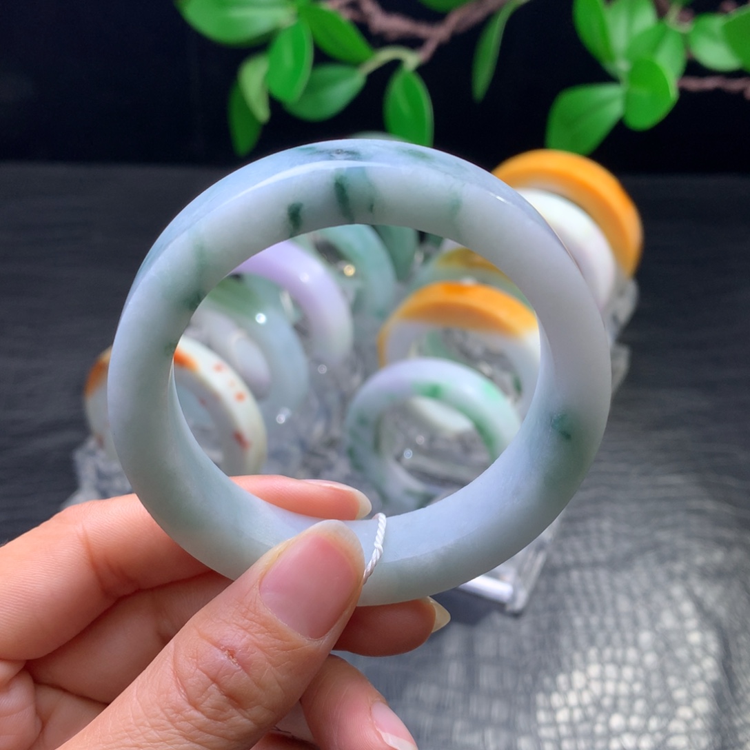 定制翡翠未镶嵌手镯