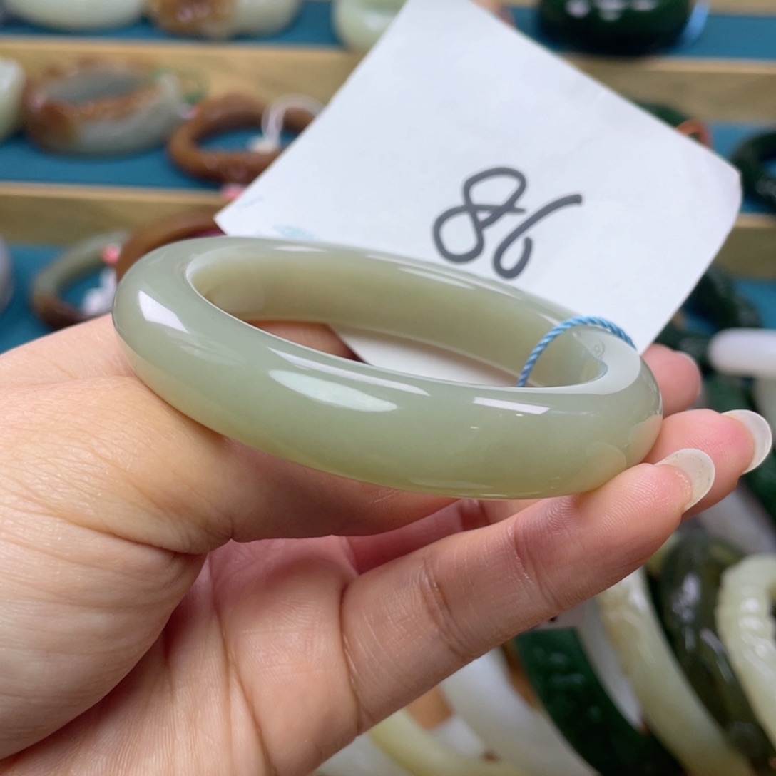 未镶嵌手镯和田玉圈口56