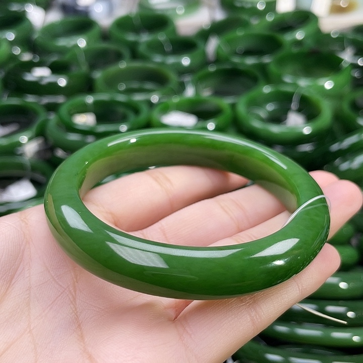 未镶嵌手镯和田玉（碧玉）