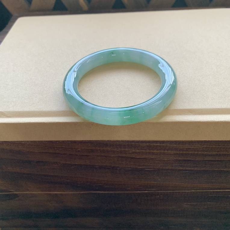 ，冰透飘花圆条手镯，特价18800圈口54.5-10-10，天然翡翠缅A细纹