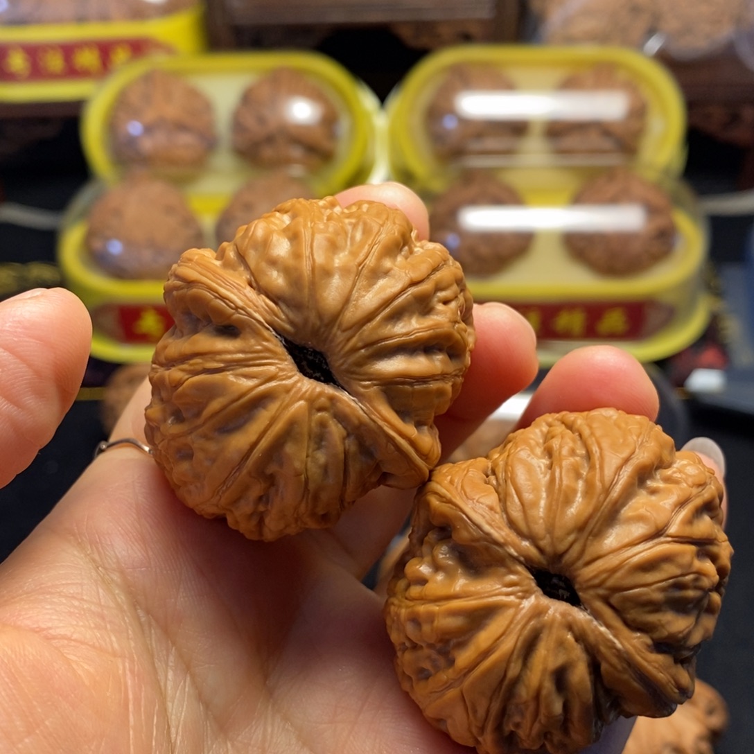 **** 把件桃核平谷元宝肚44