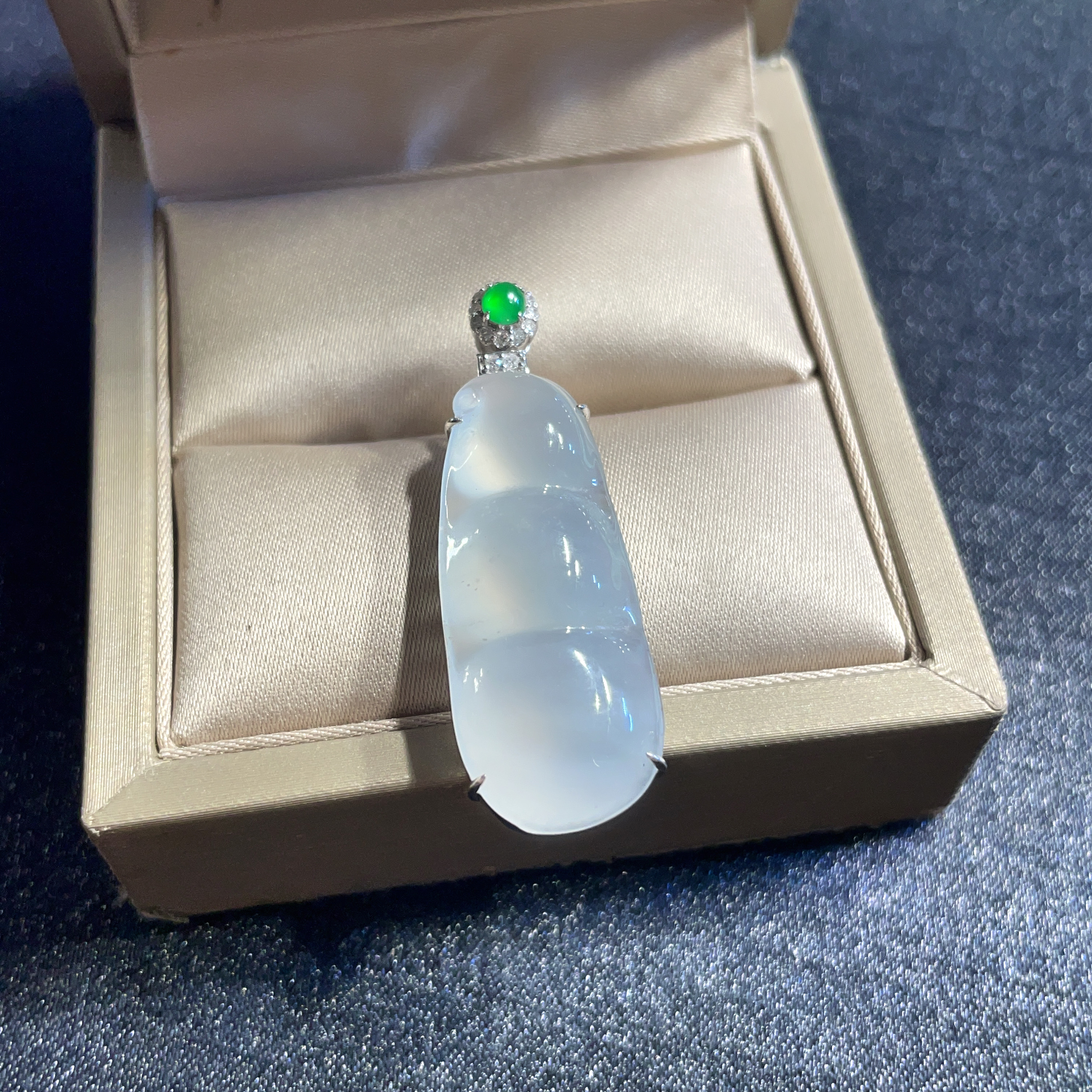 18K金镶嵌天然翡翠A货冰种福豆吊坠气质简约百搭款