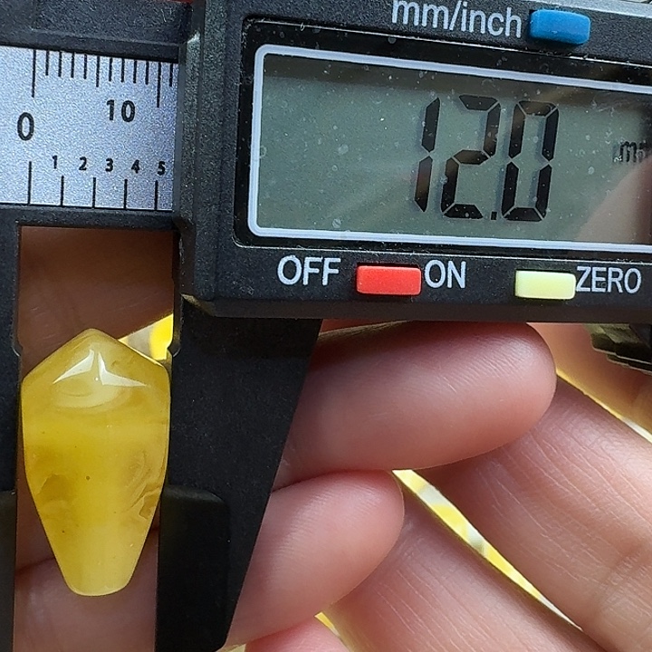 蜜蜡未镶嵌裸石17杂