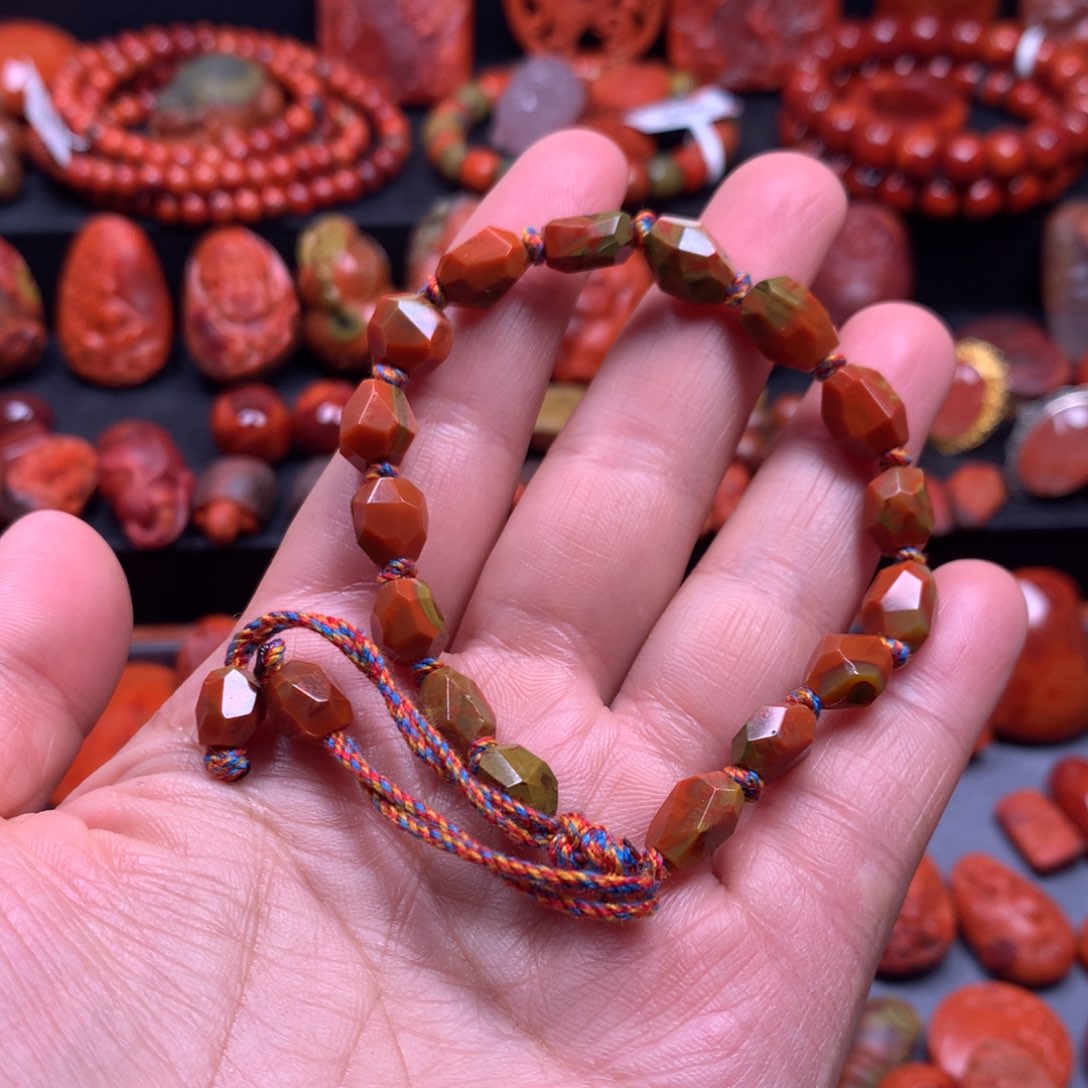 南红玛瑙手串未镶嵌