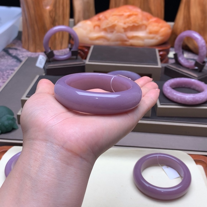 淡***福石英质玉手镯未镶嵌