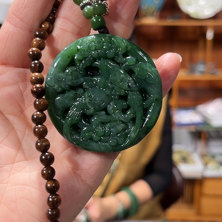 颈饰未镶嵌和田玉