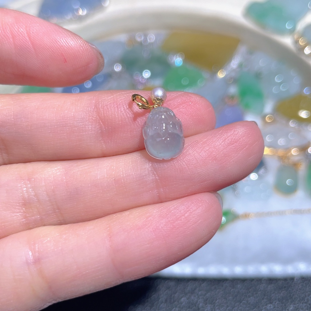 翡翠颈饰18K金镶嵌翡翠