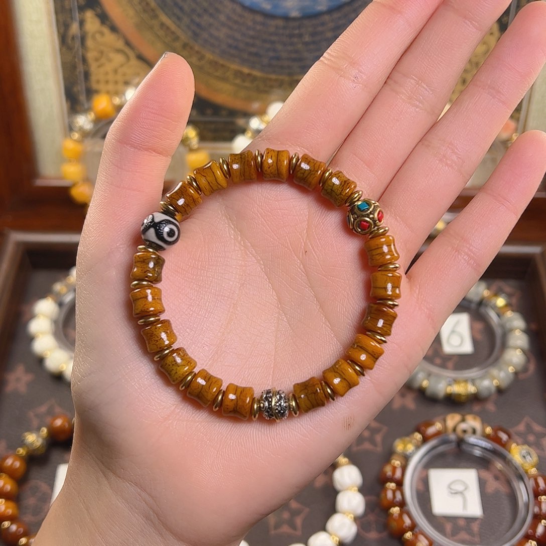 泥塑中通快递发货实拍图