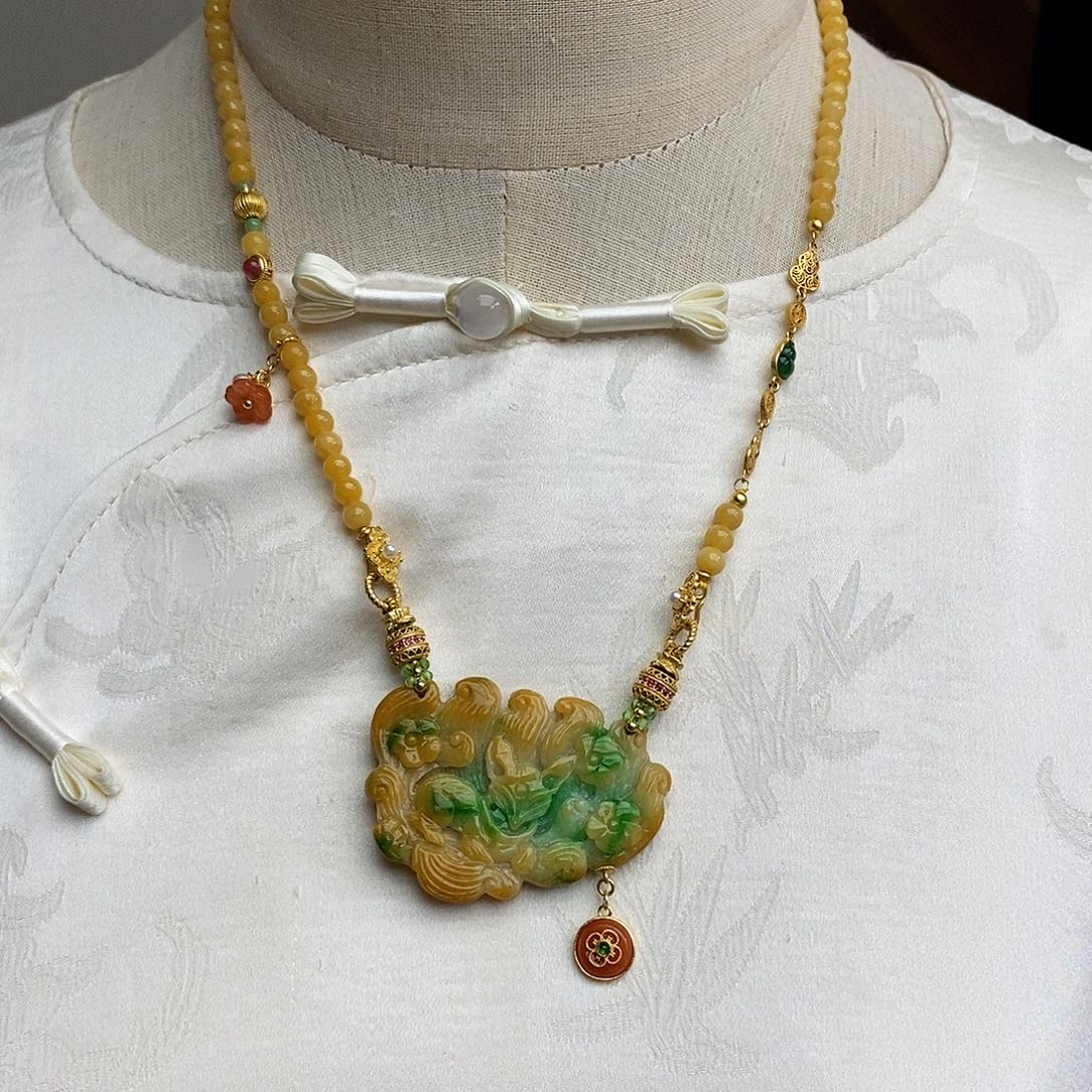 翡翠颈饰未镶嵌天然