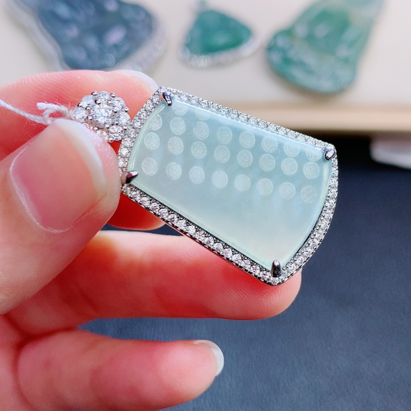 【闪购商品】翡翠颈饰未镶嵌翡翠