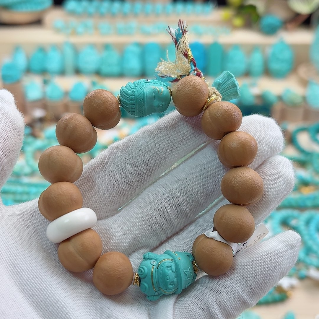 绿松石18K金镶嵌珠宝奇石